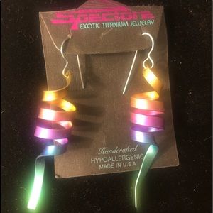 🌞 Spectore NWT cool titanium multicolored hypo allergenic earrings Made in USA